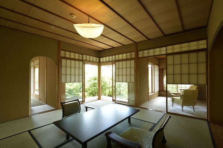 Room 17 of 147