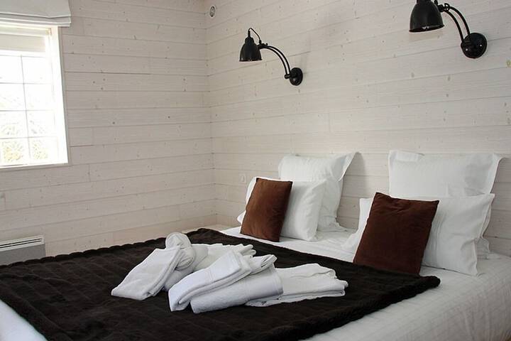 Room 5 of 33