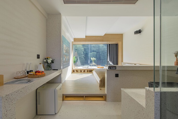 Room 26 of 119