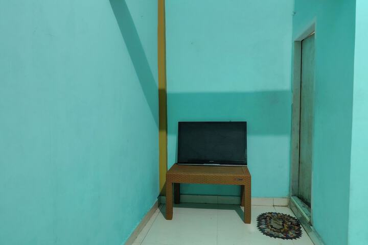 Room 12 of 27