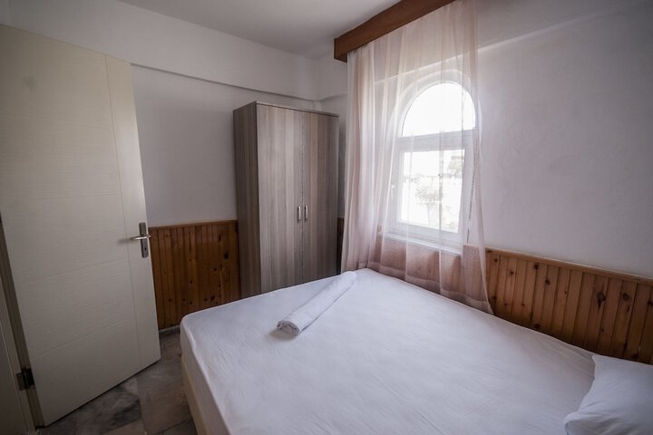 Room 7 of 31