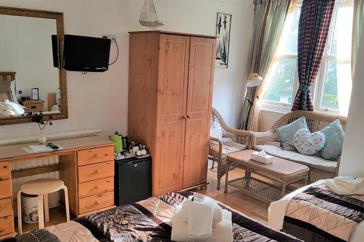 Room 28 of 73