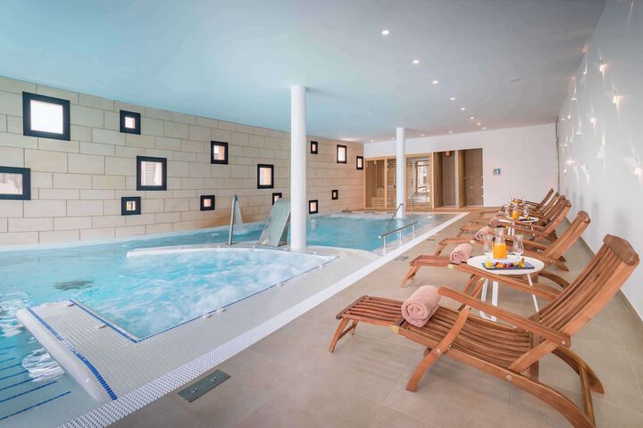 Pool 52 of 82