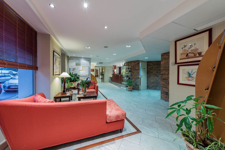 Entrance & Lobby