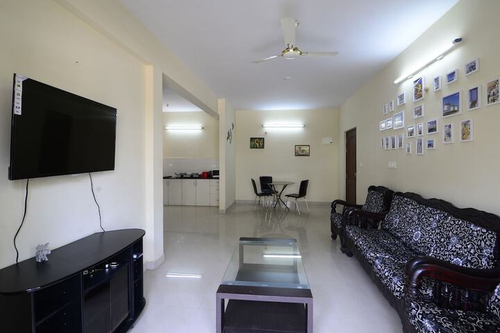 Room 10 of 16