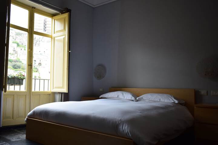 Room 10 of 21