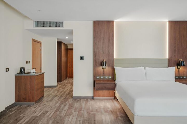 Room 19 of 73