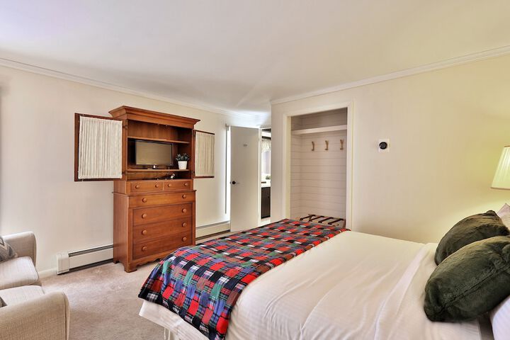 Room 2 of 24