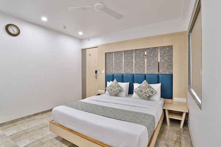 Room 8 of 43