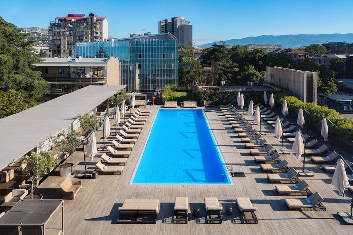 Hotel Pool