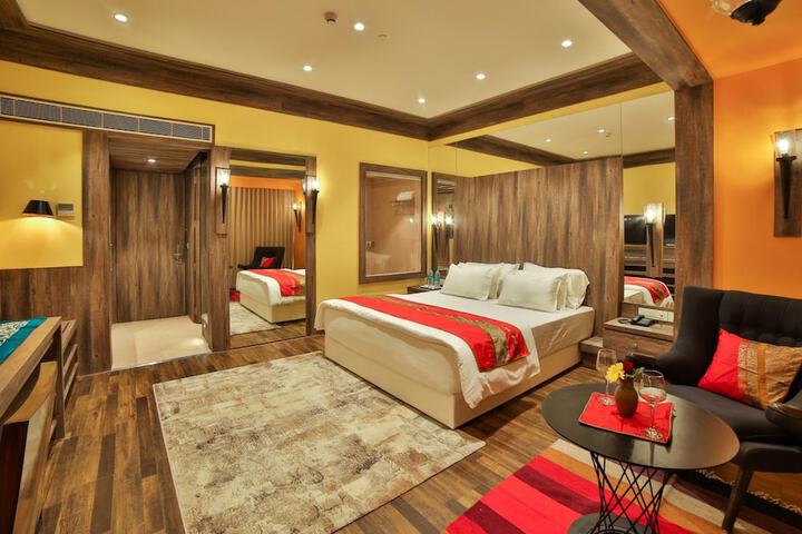 Room 8 of 37