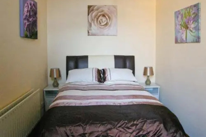 Room 3 of 8