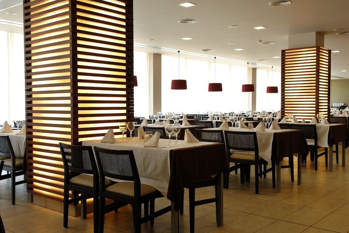 Dining 54 of 92