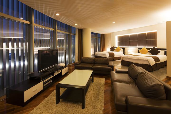 Room 16 of 107