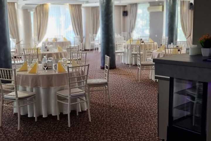 Ballroom/Hall 37 of 41