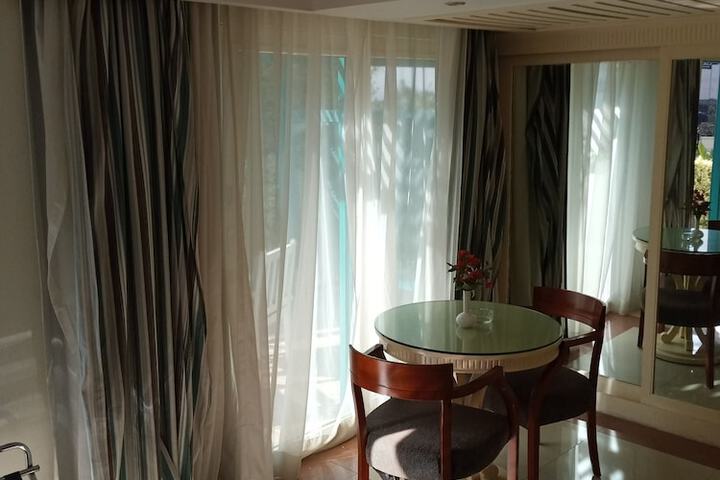 Room 26 of 53