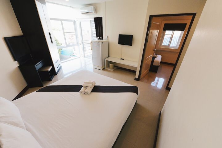 Room 13 of 78