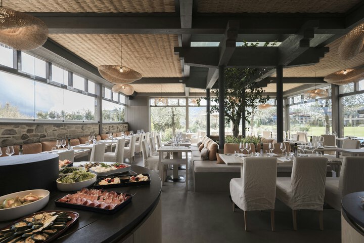 restaurant cafeteria