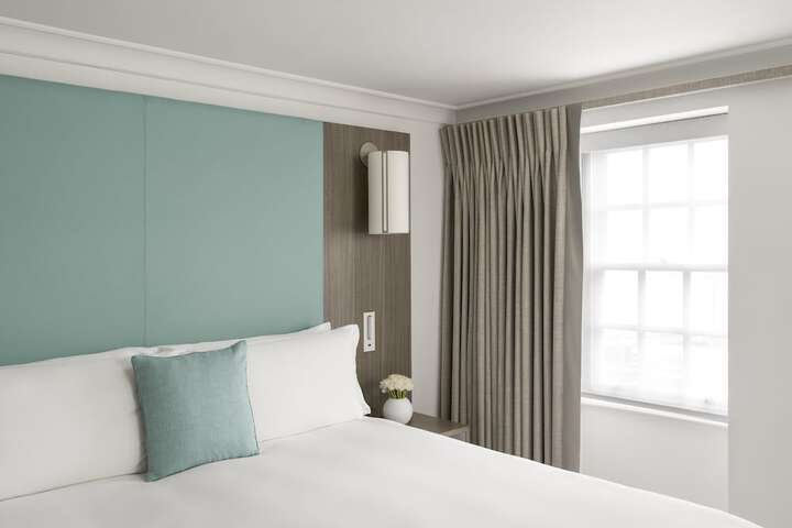 Room 40 of 250