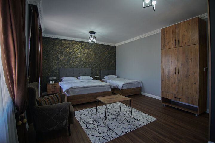 Room 11 of 21
