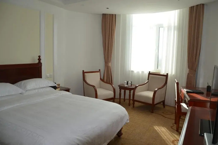 Room 7 of 8