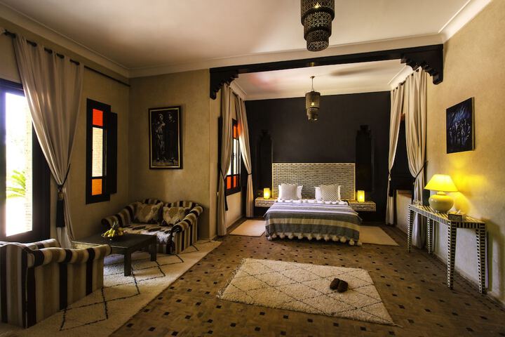 Room 10 of 27