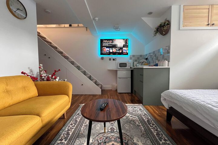 Room 25 of 94