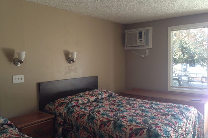 Room 6 of 17