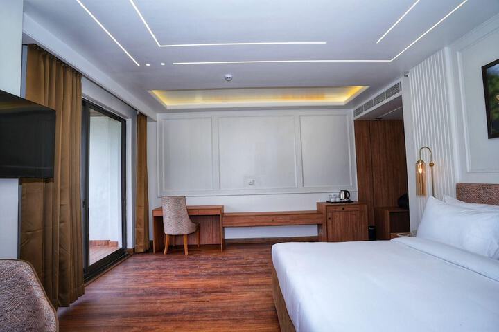 Room 17 of 40