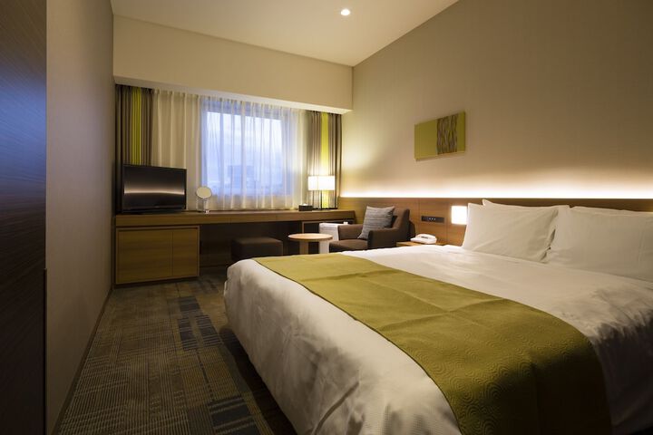 Room 7 of 27