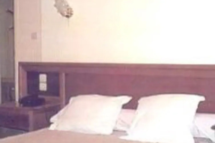 Room 3 of 11