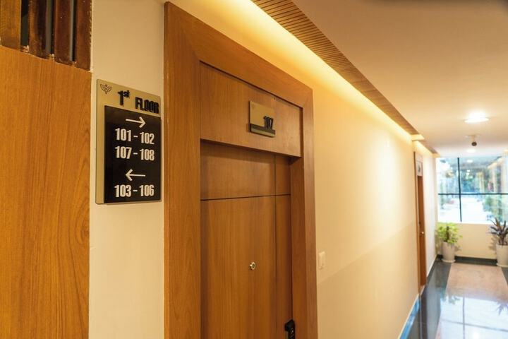 Ballroom/Hall 31 of 35