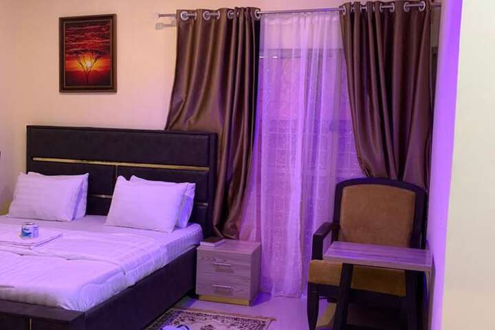 Room 8 of 11