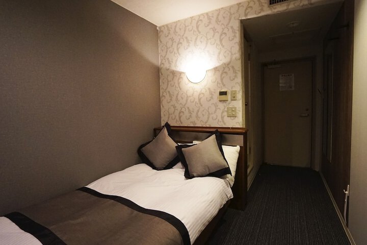Room 12 of 81