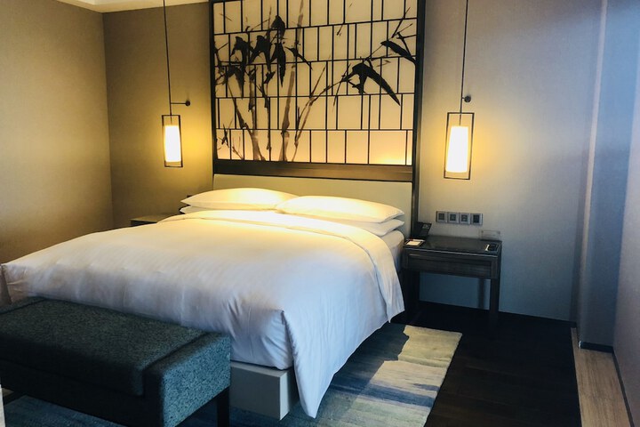 Room 7 of 118