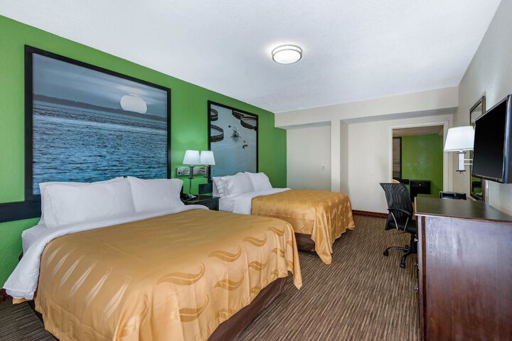 1 King Bed (7 of 27)