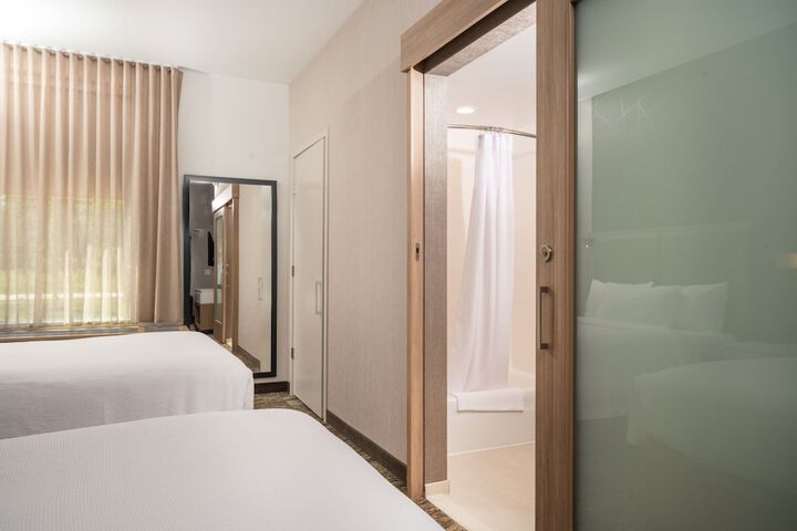 Room 17 of 73