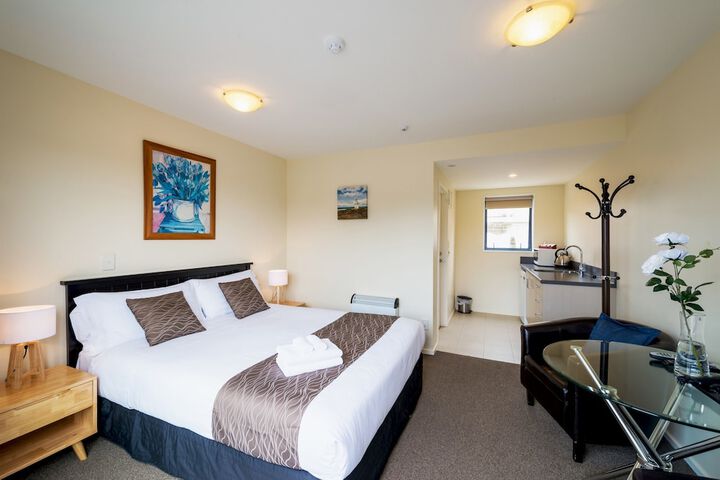 Room 8 of 30