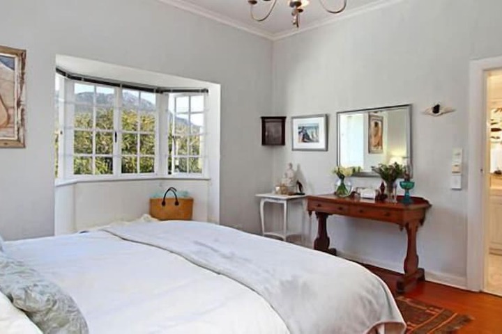Room 2 of 30