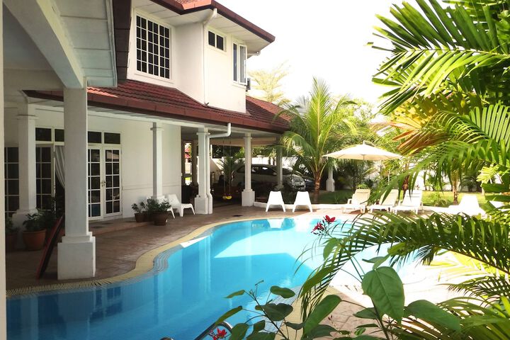 Pool Hotel