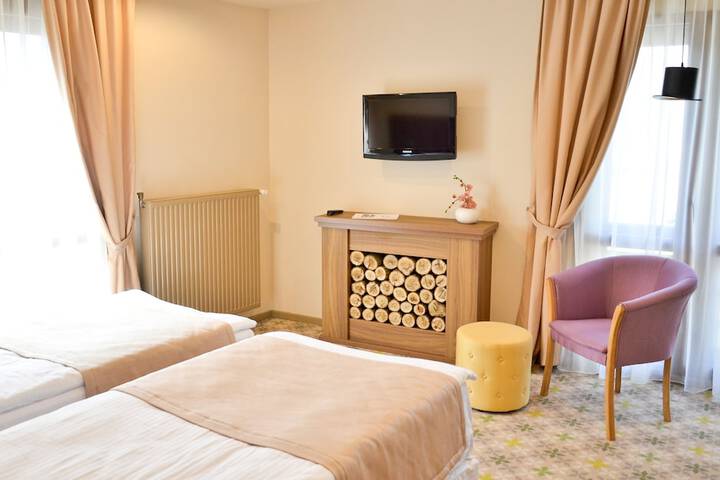 Room 9 of 41