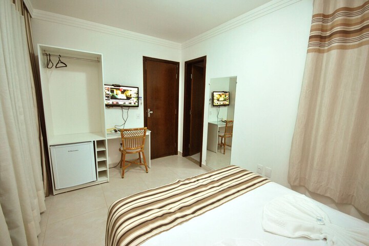 Room 15 of 34