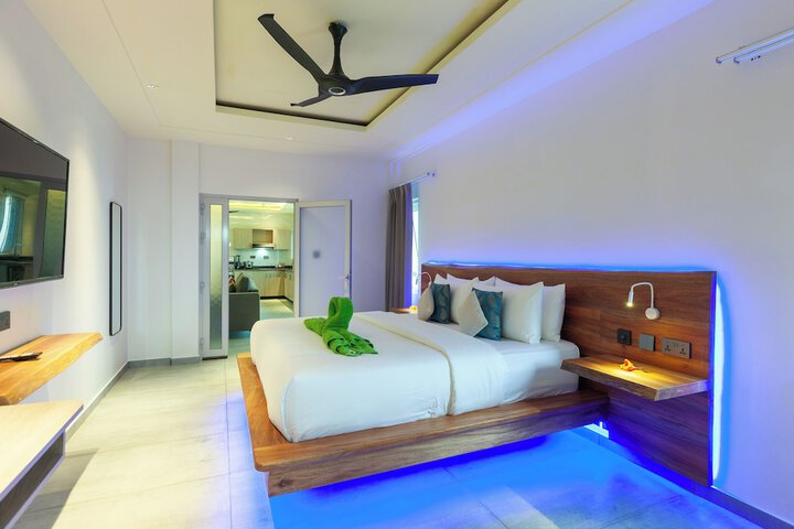 Room 9 of 50
