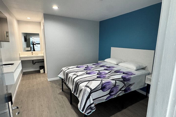 Room 2 of 9