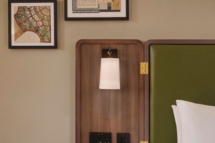 Room 4 of 56
