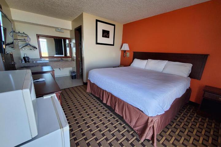 Comfort King Bed (3 of 4)