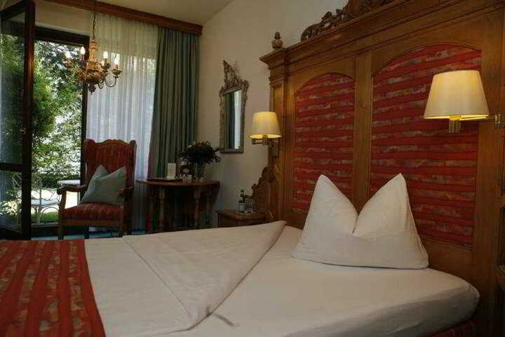 Room 6 of 6