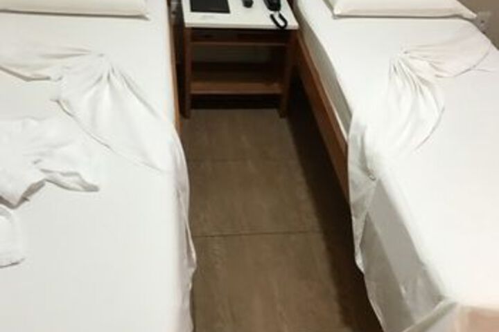 Room 14 of 30