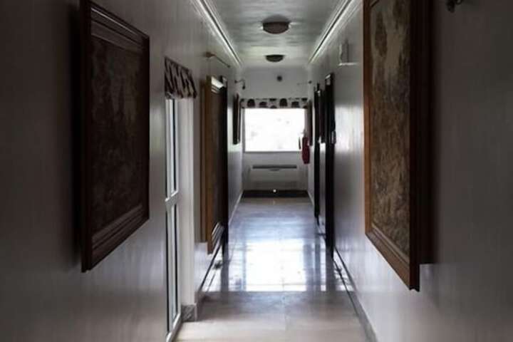 Ballroom/Hall 39 of 45