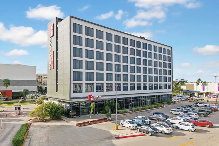 Hotel 50 of 55